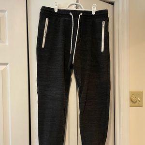 Men’s American Eagle dark Heather gray joggers size medium